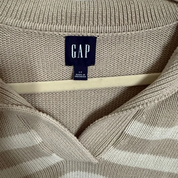GAP Women's split hem polo sweater - Picture 2 of 3